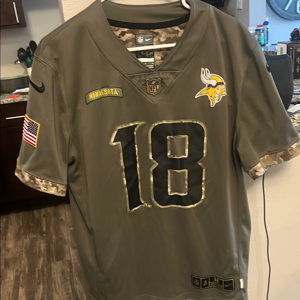 Nike Men's Gray Minnesota Jersey